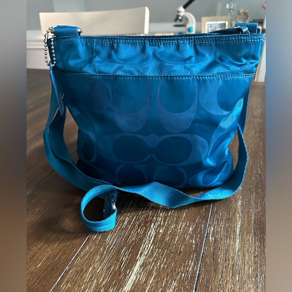 Coach signature logo cross body bag - Picture 2 of 13